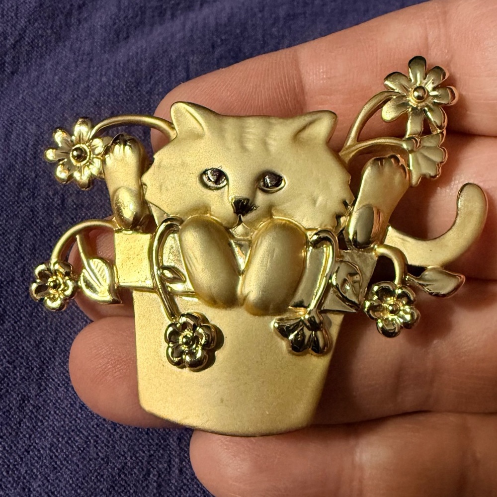 Vintage AJC Cat In Flowerpot Brooch Gold Tone